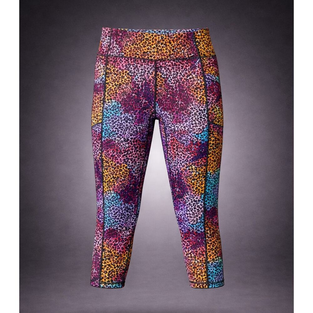 Ladies Medium Moisture Wicking Animal Print Athletic Capri Pants With Pockets